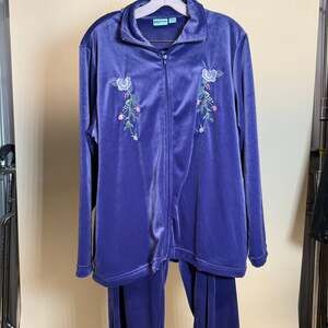 VTG Y2K Sara Morgan Women's Purple Velour Floral Embroidered Zip-Up Tracksuit